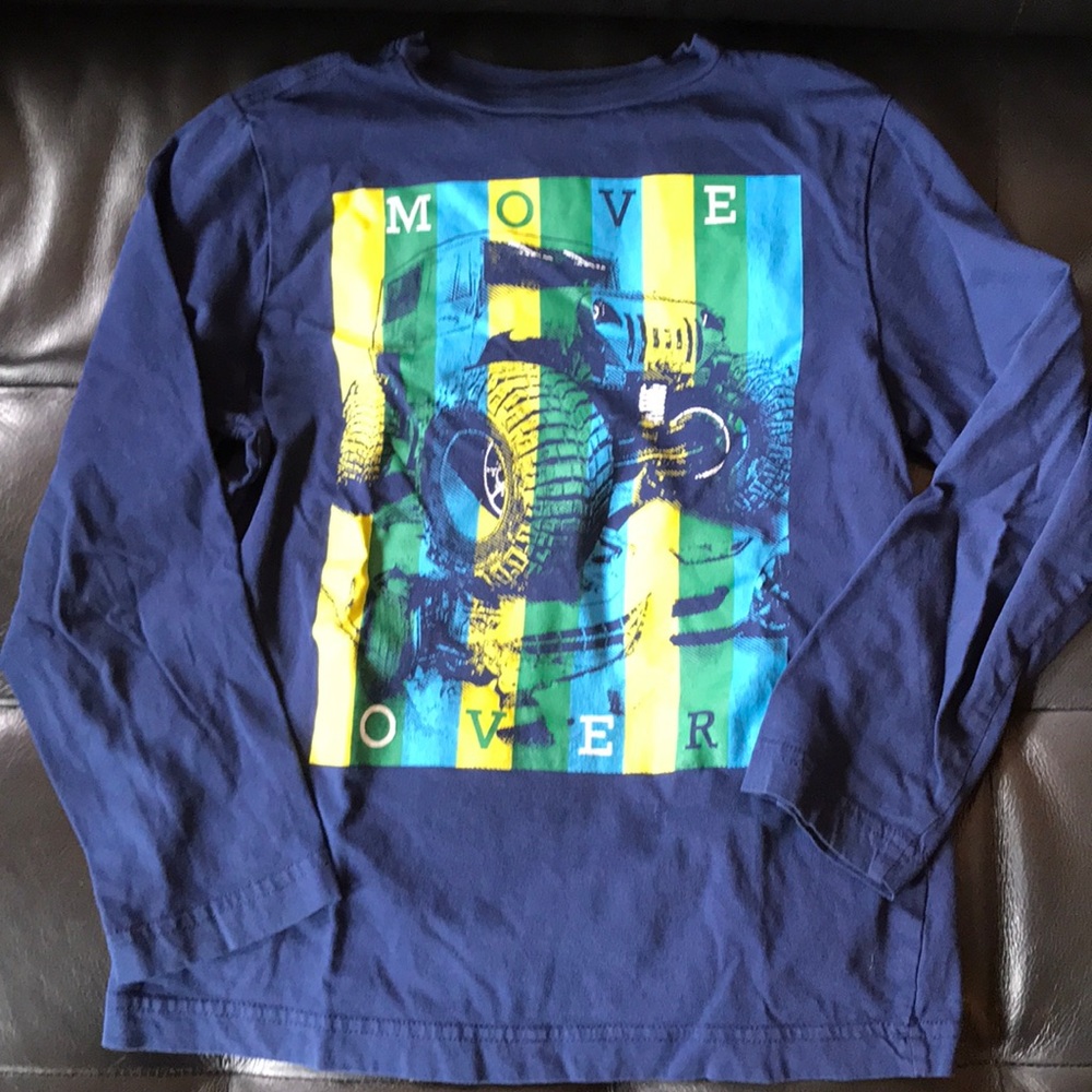 Crazy 8 boys medium (7-8) long sleeved T-shirt